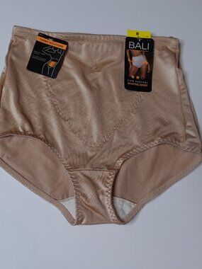 BALI Shaping brief Nude Color size M Women NWT 2 Pieces